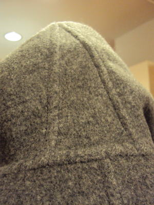 バーバリーコート襟ショールカラーフード付一枚仕立てコートをサイズダウン＆身頃続きのフードコートにリメイク