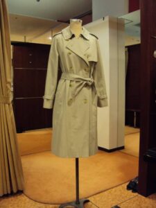 burberry_raglan_trenchcoat_siz