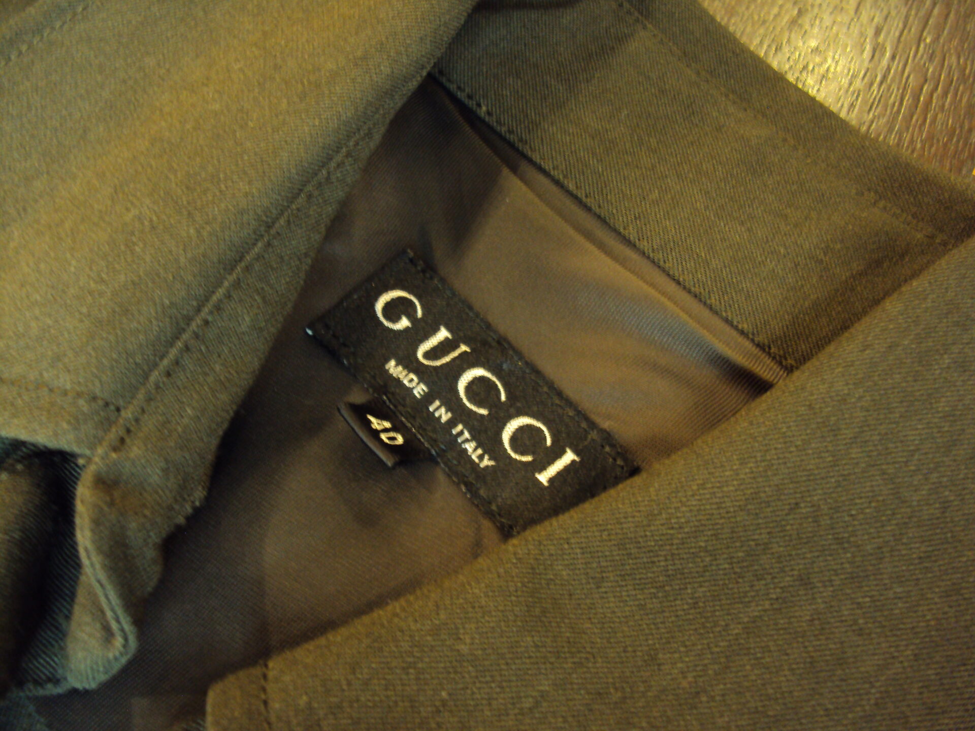 グッチ　ワンピース　虫食い　破れ　穴　かけはぎ　かけつぎ　ダメージ復元　GUCCI