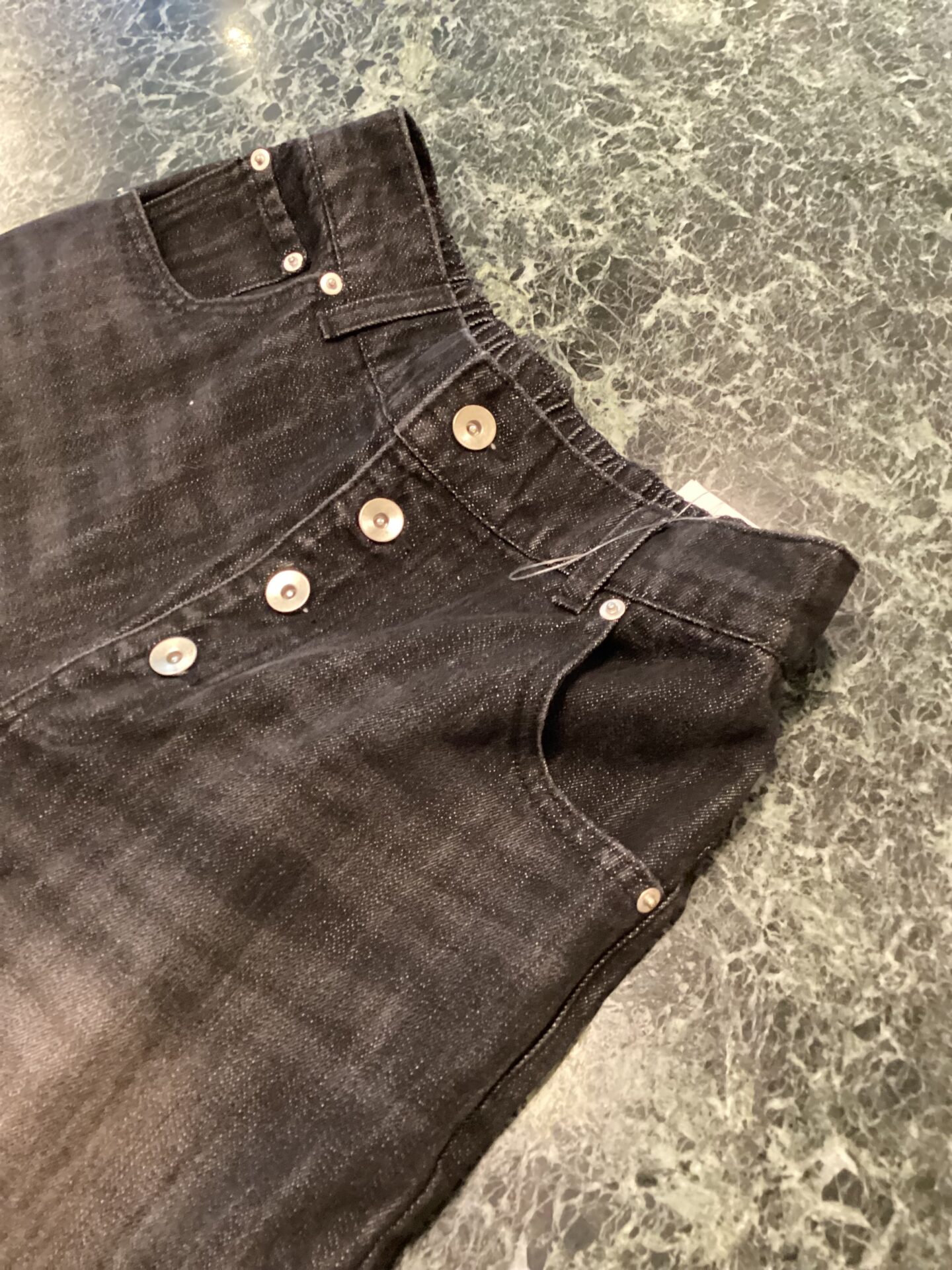 デニム ハイウエスト ウエストつめ ヒップつめ ウエストゴム すそ幅広フレア ヒップ出し Denim Flare